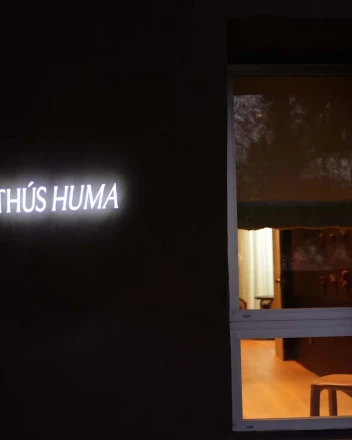 Thús Huma Showspace — Los Angeles