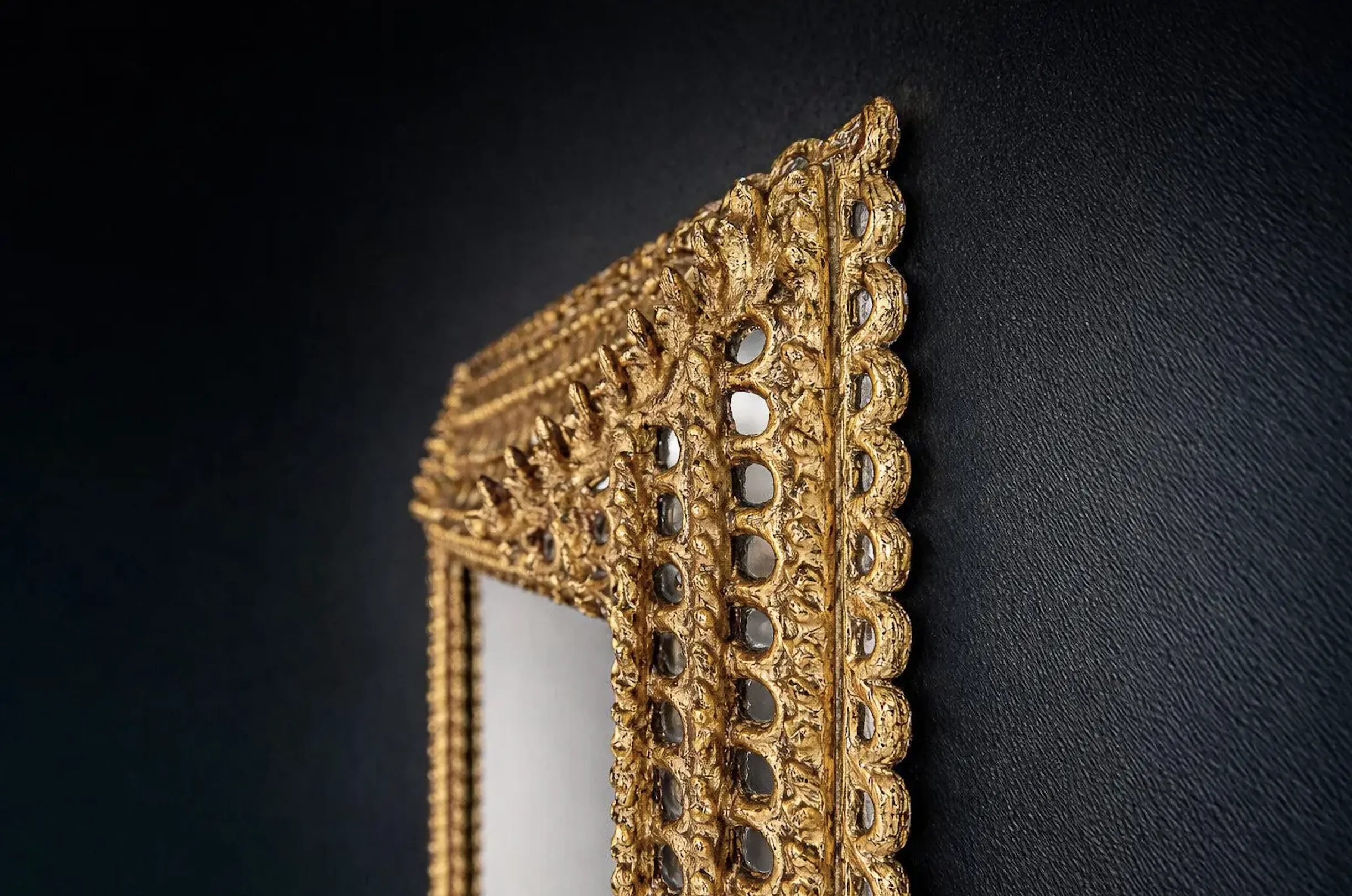 Peruvian Baroque Colonial Sunburst Mirror in Carved Hardwood & Gold Leaf, 1890–1920