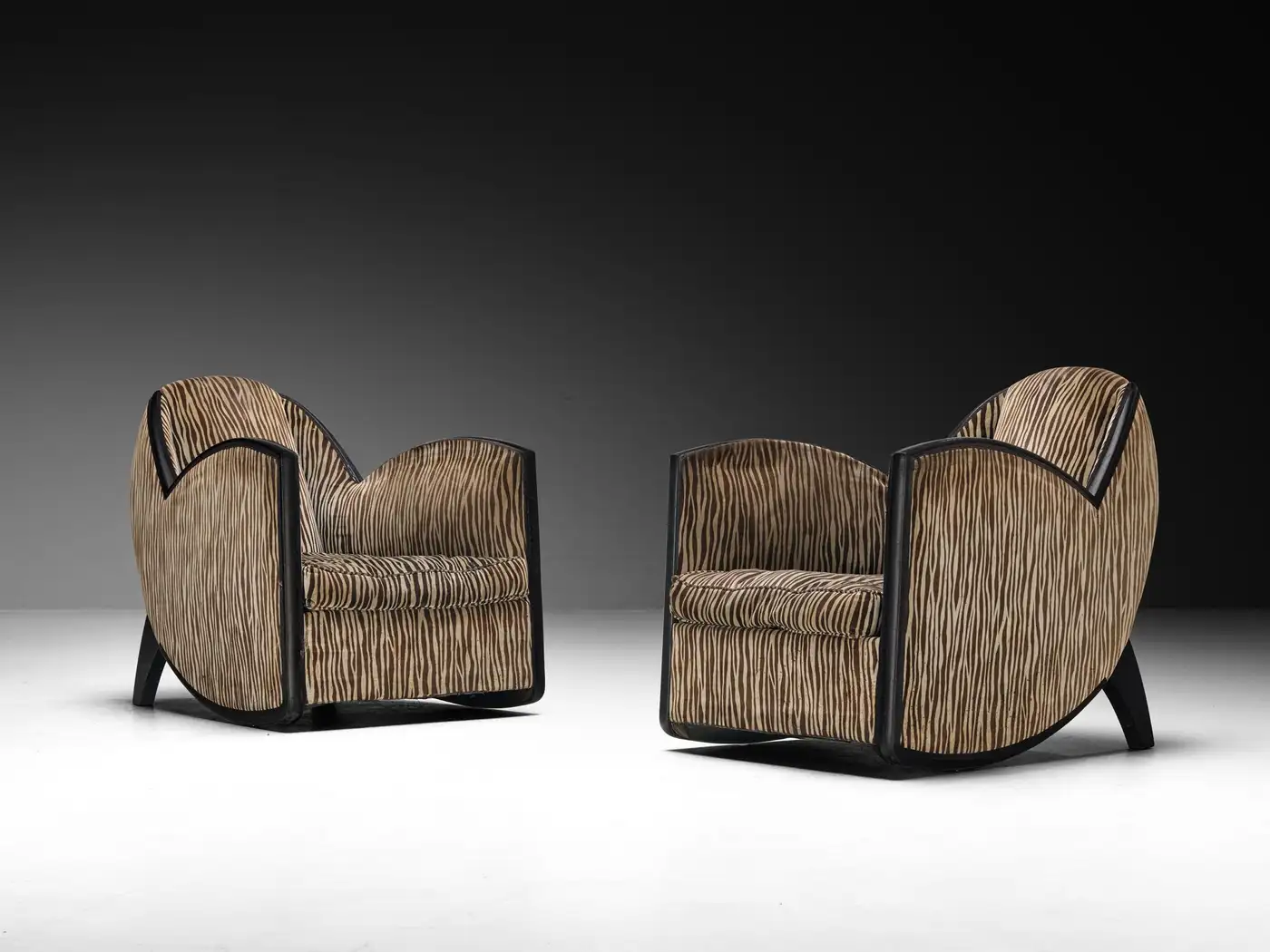 Levitan Décoration Pair of French Art Deco Lounge Chairs